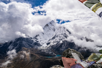 Acclimatazation day climb to Chukkung Ri (5,559m). Acclimatazation day climb to Chukkung Ri (5,559m).
