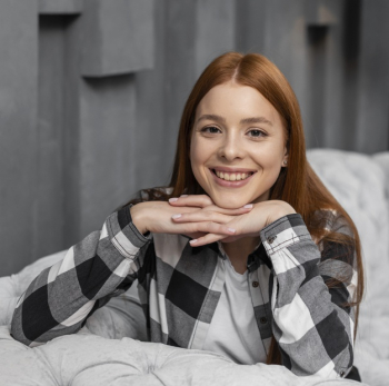 Adorable lady posing indoors medium shot Free Photo Adorable lady posing indoors medium shot Free Photo