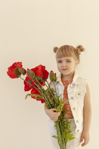 Adorable little girl medium shot Free Photo Adorable little girl medium shot Free Photo
