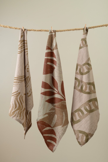 Aesthetic towel, brown botanical pattern | Free Photo - rawpixel Aesthetic towel, brown botanical pattern | Free Photo - rawpixel