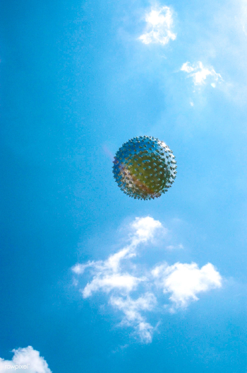 An upper-level weather balloon sails into the.. | Free public domain photo - 440840