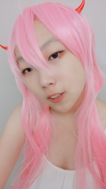 Anime Cosplays: Yuno Gasai & Zero Two | Wretched and Divine