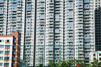 Aparment Buildings in City Aparment Buildings in City