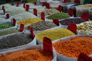 Assorted-color Beans in Sack Assorted-color Beans in Sack