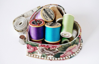 Assorted-color Threads With Case