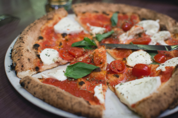 Basic Italian pizza Margherita Basic Italian pizza Margherita