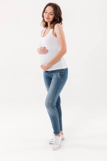 Beautiful pregnant woman Free Photo