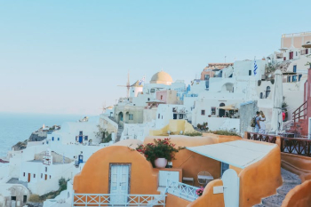 Beautiful White Houses in Santorini Island Beautiful White Houses in Santorini Island