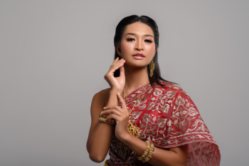 Beautyful thai woman wearing thai dress Free Photo Beautyful thai woman wearing thai dress Free Photo