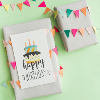 Birthday present mockup Free Psd