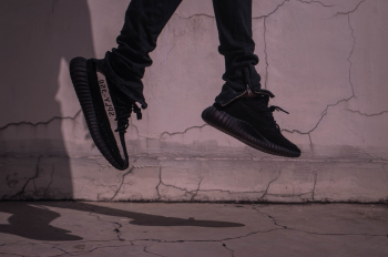 Black-and-white Adidas Yeezy Boost V2 Shoes Black-and-white Adidas Yeezy Boost V2 Shoes