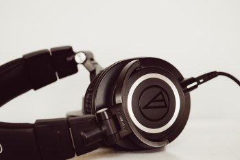 Black Headphone Black Headphone