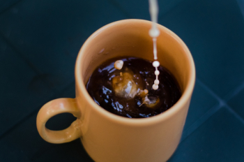 Black Liquid Filled Brown Ceramic Mug Black Liquid Filled Brown Ceramic Mug
