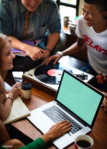 Blank white laptop screen with friends in the.. | Free stock psd mockup - 700 Blank white laptop screen with friends in the.. | Free stock psd mockup - 700