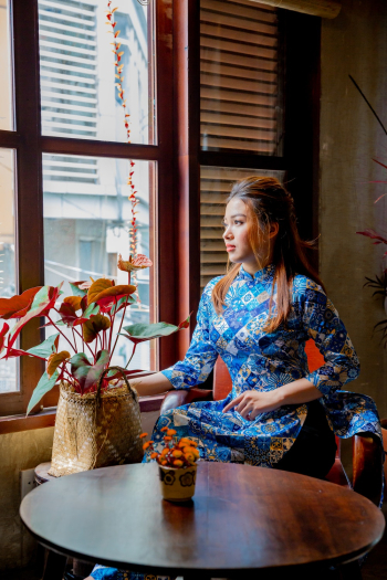 Blue Long Sleeved Dress Blue Long Sleeved Dress