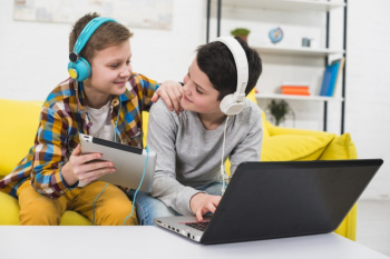 Boys gaming Free Photo Boys gaming Free Photo