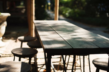 brown wooden table and chairs brown wooden table and chairs