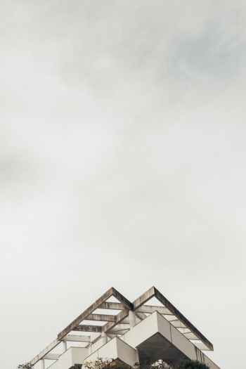Building With Geometrical Design Building With Geometrical Design