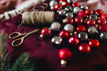 Burgundy Christmas Decorations Burgundy Christmas Decorations