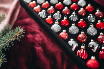 Burgundy Christmas Decorations Burgundy Christmas Decorations