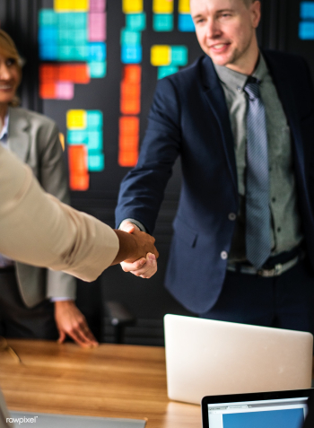 Business people shaking hands in a meeting ro.. | Free stock photo - 413111 Business people shaking hands in a meeting ro.. | Free stock photo - 413111