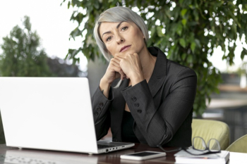 Business woman working mock-up Free Photo