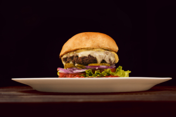 Close-up Photo of a Cheeseburger Close-up Photo of a Cheeseburger