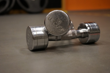 Close Up Photography of 2 Grey Dumbbell Close Up Photography of 2 Grey Dumbbell