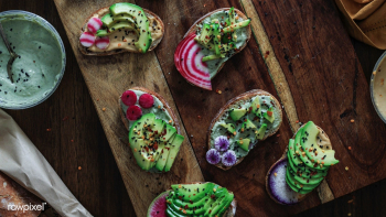 Colorful avocado toasts | Free stock photo - 442996