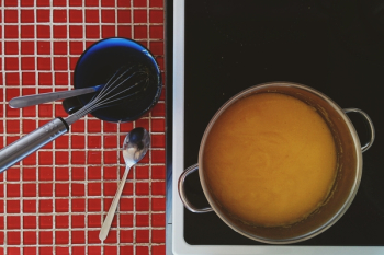 Cooking Italian polenta 
