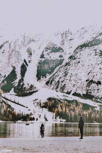 Couple walking lakeside | Free stock photo - 564034 Couple walking lakeside | Free stock photo - 564034