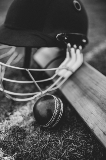 Cricket equipments on green grass | Free stock photo - 529037 Cricket equipments on green grass | Free stock photo - 529037