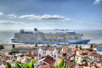 Cruise Ship on Dock Cruise Ship on Dock
