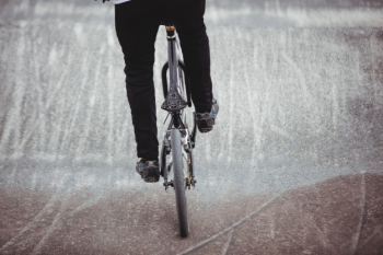 Cyclist riding bmx bike Free Photo