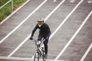 Cyclist riding bmx bike Free Photo