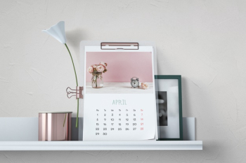 Decorative calendar mockup on shelf Free Psd Decorative calendar mockup on shelf Free Psd