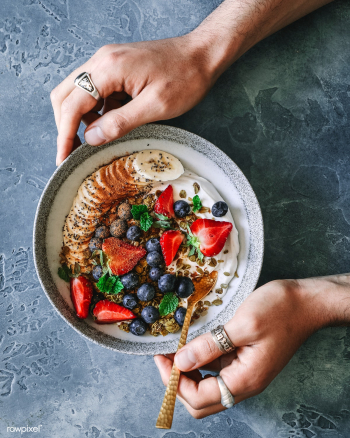 Delicious breakfast bowl with yogurt and berr.. | Free stock photo - 444742 Delicious breakfast bowl with yogurt and berr.. | Free stock photo - 444742