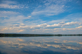 depth of field of body of water during daytime depth of field of body of water during daytime