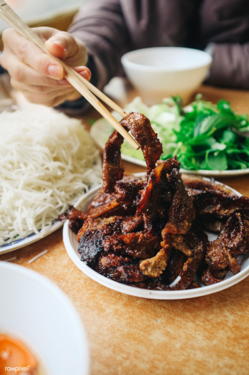 Eating Vietnamese Bun Cha | Free public domain photo - 447577 Eating Vietnamese Bun Cha | Free public domain photo - 447577