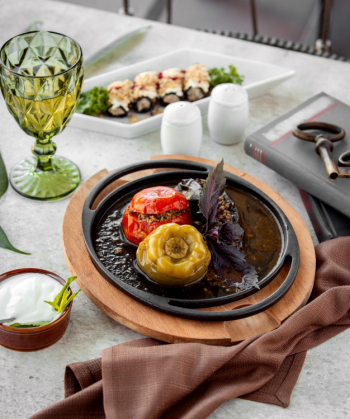 Eggplant dolma with tomato and belly pepper Free Photo Eggplant dolma with tomato and belly pepper Free Photo