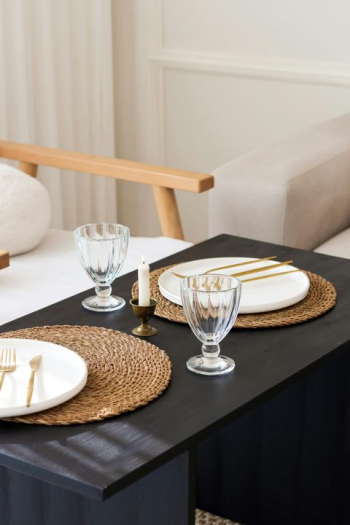 Elegant Minimalist Dining Setup Elegant Minimalist Dining Setup