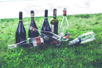 Empty wine bottle Empty wine bottle
