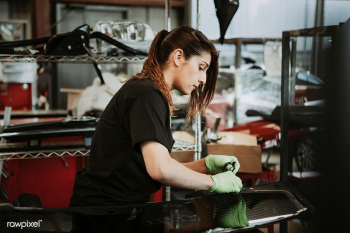 Female car mechanic at work | Free stock photo - 1206514 Female car mechanic at work | Free stock photo - 1206514