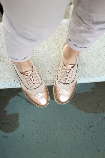 female in flatforms female in flatforms