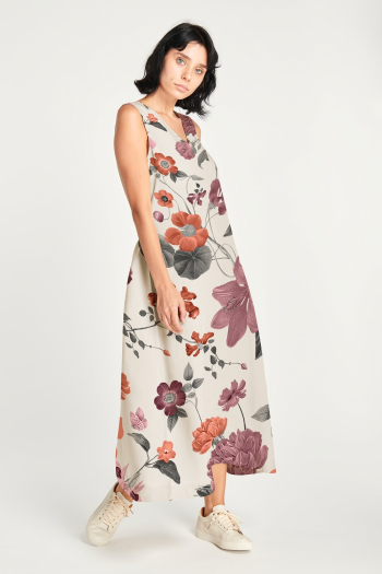 Floral pattern dress, vintage design, | Free Photo - rawpixel Floral pattern dress, vintage design, | Free Photo - rawpixel