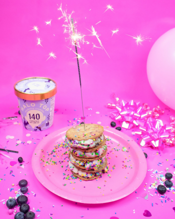 Food Crackers in Round Pink Plate Food Crackers in Round Pink Plate