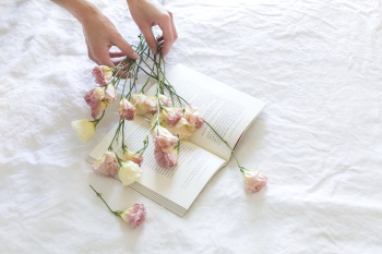 Free flowers on white linen | Free Photo - rawpixel