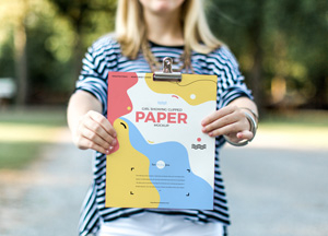 Free Girl Showing Clipped Paper Mockup per paper Free Girl Showing Clipped Paper Mockup per paper