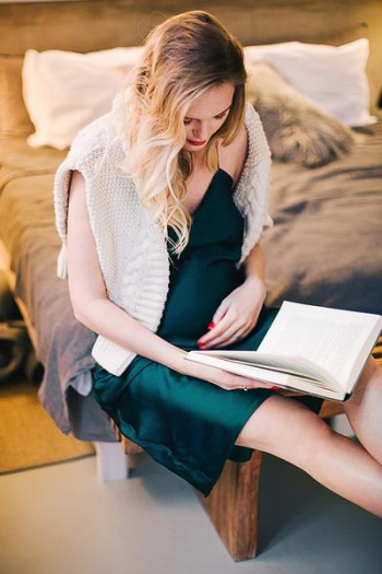 Free Photo of elegant, woman, reading Free Photo of elegant, woman, reading