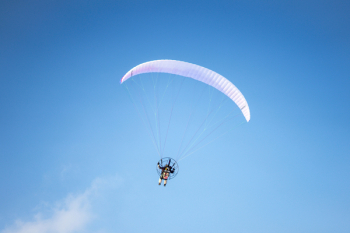 Free Photo of fun, exciting, parachute Free Photo of fun, exciting, parachute